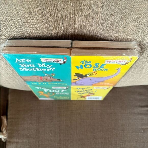 Dr Seuss New Board Books Set of 8 Miniature Cardboard Books - Picture 5 of 5